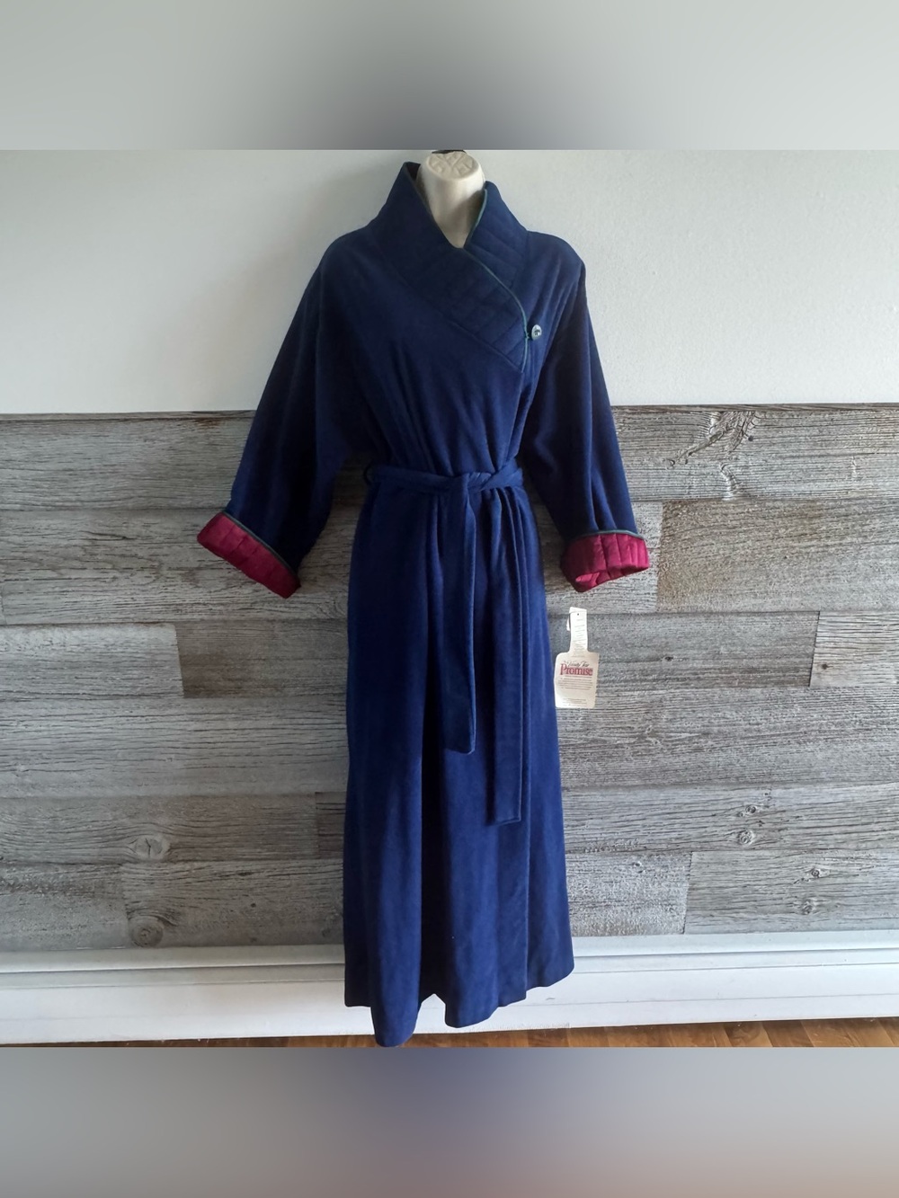 Vintage Vanity Fair Shevelva Robe Medium NWT Navy Blue Velour Made in USA